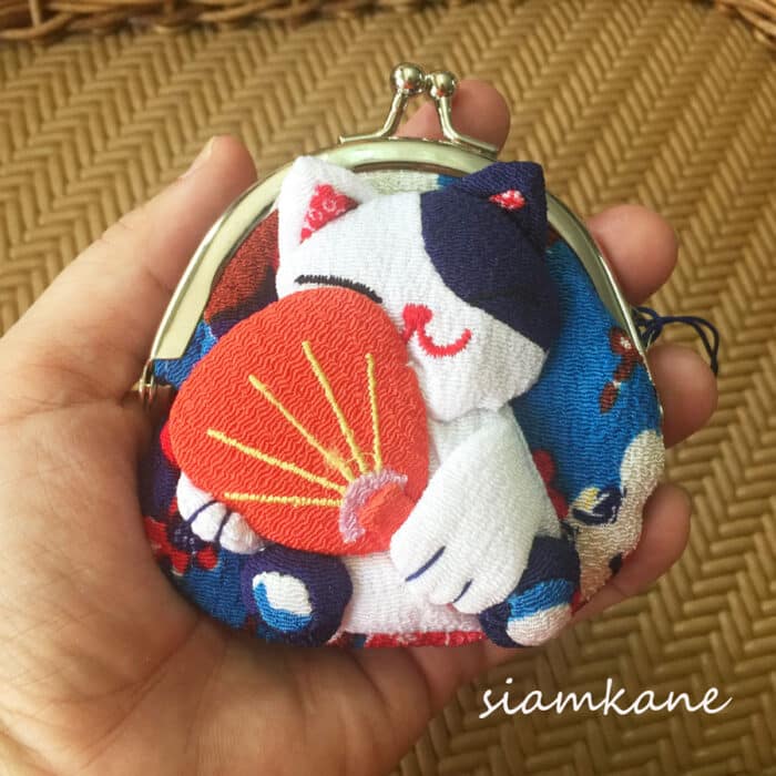 clip neko amulet or fan